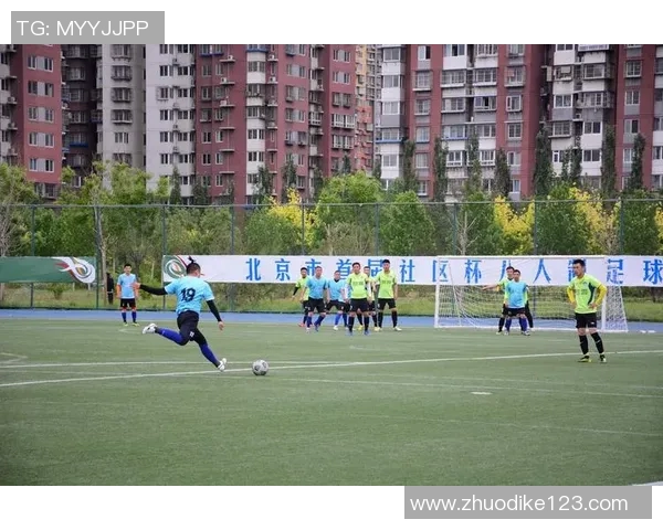 上海足球队整体压制革新之路探索与未来发展展望 上海足球队整体压制革新之路探索与未来发展展望