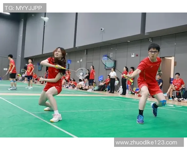 羽毛球盛宴:深入了解杭州羽毛球队的比赛技巧与经验分享 羽毛球盛宴:深入了解杭州羽毛球队的比赛技巧与经验分享