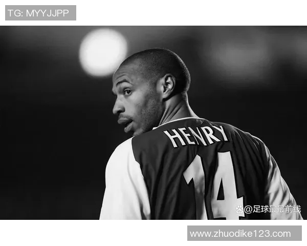 足球场上的精准射手揭秘落点好的明星球员与他们的成功秘诀